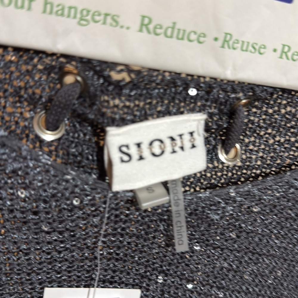 Sioni Black Crew Neck Sweater with Fine Knit Texture - Picture 5 of 9